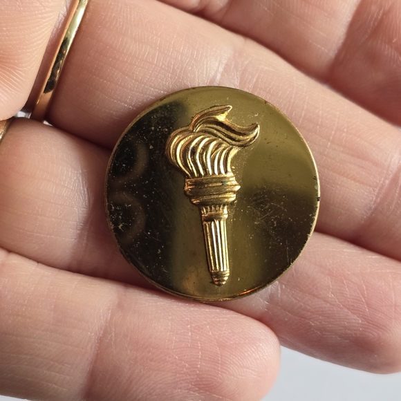 US Army Torch pin ROTC Gold Military Lapel brooch uniform - Picture 5 of 9